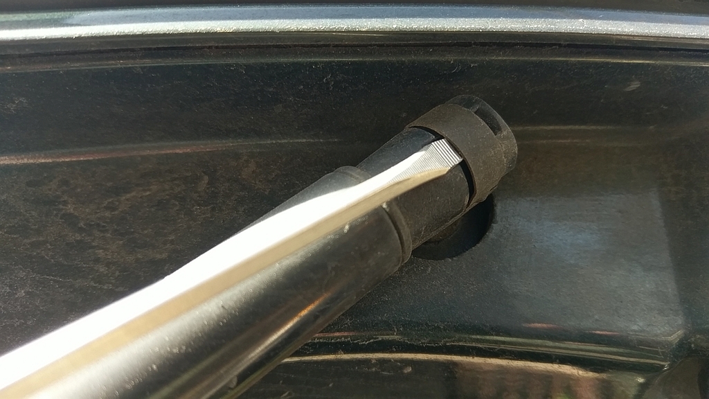 Pry Clip off Gas Cylinder